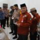 Pj Bupati Barito Selatan, H. Deddy Winarwan, bersama jajaran Forkopimda, Polres, dan KPU Barito Selatan meninjau kesiapan logistik dan pengamanan menjelang Pilkada 2024 di Kantor KPU Barito Selatan (foto: DINAMIKA KALTENG/kominfo barsel)