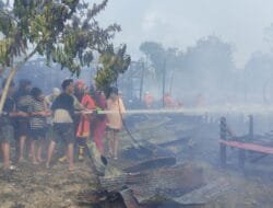 Kebakaran Ludeskan Empat Rumah di Desa Danau Sadar
