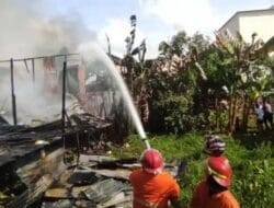 Kebakaran Hebat Landa Buntok, Dua Rumah Warga Hangus Terbakar