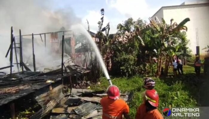 Kebakaran Hebat Landa Buntok, Dua Rumah Warga Hangus Terbakar