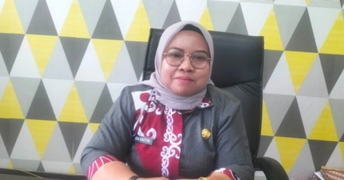 Ida Safitri, Kepala Dinas Ketahanan Pangan dan Pertanian Barito Selatan, membahas rencana pembukaan demplot jagung sebagai dukungan untuk program pangan IKN. (foto: DINAMIKA KALTENG/mas)