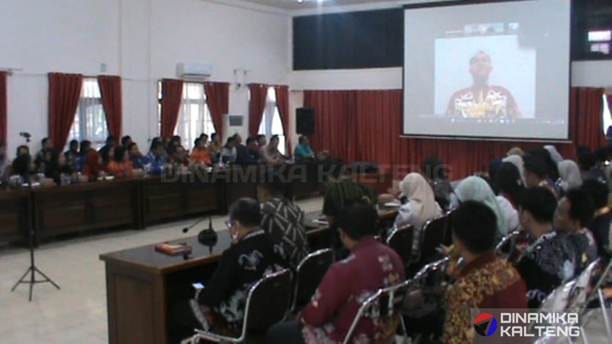 Suasana Asistensi Penginputan LPPD berbasis SILPPD di Aula Kantor Bapperinda Barito Selatan, diikuti oleh puluhan peserta (foto: DINAMIKA KALTENG/mas)