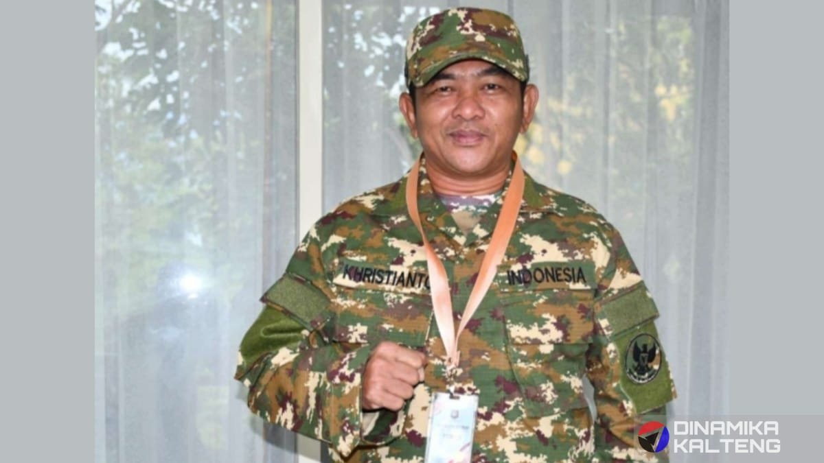 Wakil Bupati Barito Selatan, Khristianto Yudha, mengenakan seragam loreng saat menghadiri retret kepala daerah di Akademi Militer Magelang. (foto: DINAMIKA KALTENG/mas)