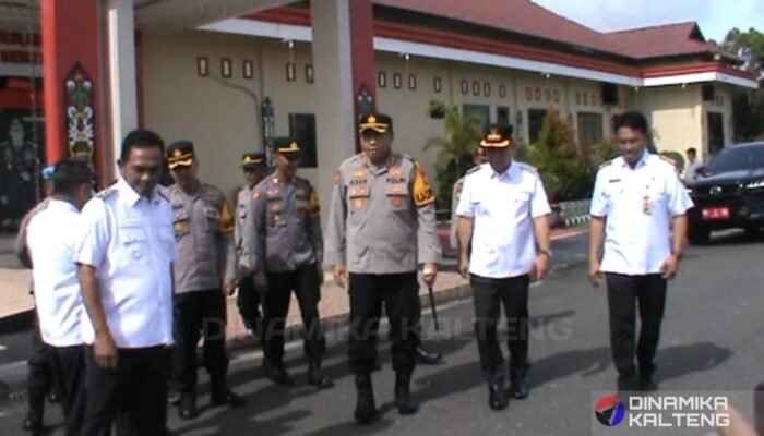 Bupati dan Wabup Mengunjungi Polres Barsel