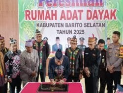 Penjabat bupati Barsel: Rumah adat merupakan simbol identitas dan kebanggaan masyarakat dayak