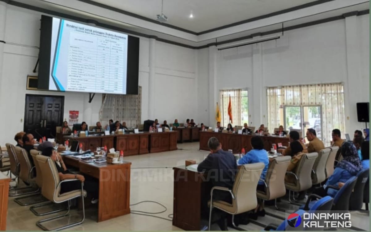 Suasana Rapat Dengar Pendapat (RDP) antara DPRD dengan Pemerintah Kabupaten setempat (foto: DINAMIKA KALTENG/HBI)