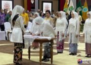 Ketua Dekranasda Kalteng Lantik Hj. Permanasari Eddy Raya Samsuri sebagai Ketua Dekranasda Barsel 2025-2030
