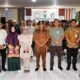 Wakil Bupati Barito Selatan, Khristianto Yudha, foto bersama usai Musrenbang Kecamatan Dusun Hilir. (foto: DINAMIKA KALTENG/mas)