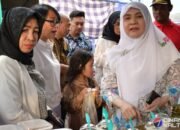 Ketua Komisi I DPRD Barsel Dampingi Ketua TP PKK Meninjau Pasar Ramadhan 