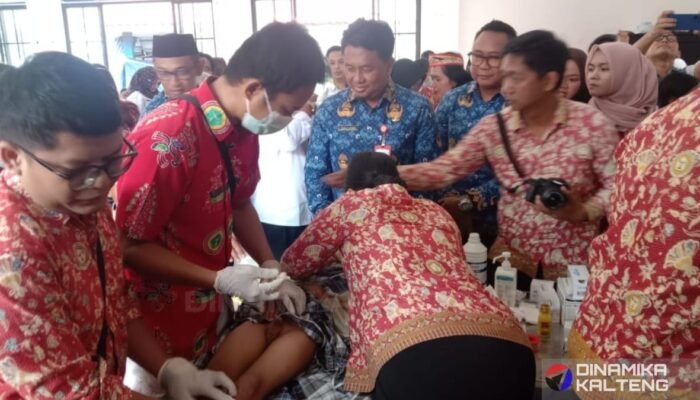 HUT Ke-51 PPNI Gelar Sunatan Massal, Dibuka Secara Resmi oleh Asisten I Setda Barsel