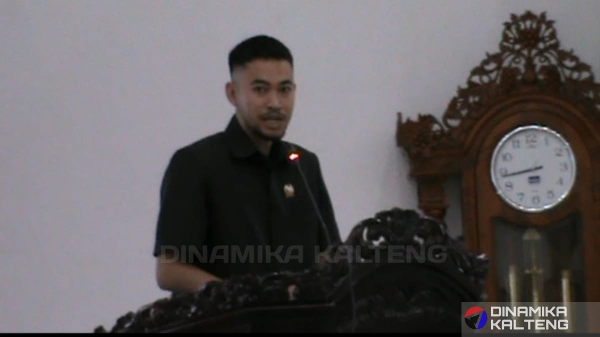 Ahmad Rizki DPRD Barito Selatan membacakan laporan hasil reses di Rapat Paripurna 2025.