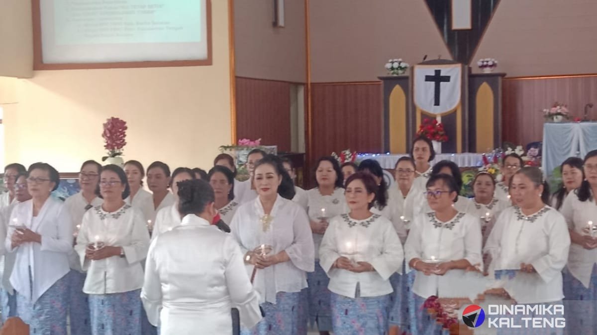 Jajaran pengurus DPC PWKI Barito Selatan yang baru dilantik dalam acara resmi di Gereja Viktoria.
