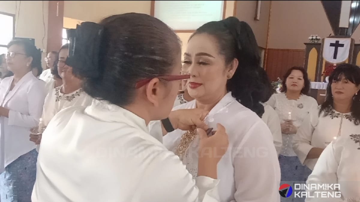 Prosesi pelantikan Ketua DPC PWKI Barito Selatan oleh Ketua DPD PWKI Kalimantan Tengah di Gereja Viktoria.