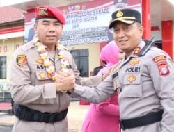 Kapolres Barsel yang Baru Disambut Adat Potong Pantan dan Tradisi Pedang Pora