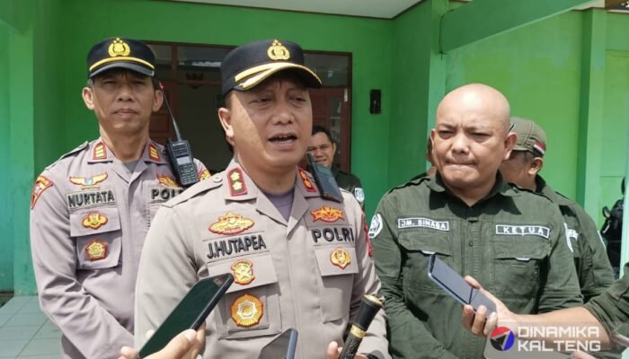 Kapolrss Menghimbau agar Masyarakat selalu berhati-hati dan Waspada di saat Bencana Banjir