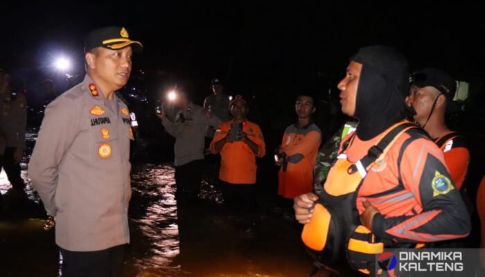 Kapolres Barsel Tinjau Langsung Jalan Tergenang Banjir di Kawasan Desa Pararapak