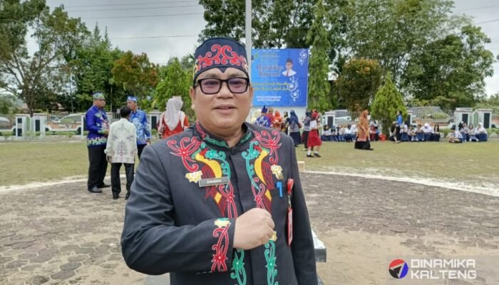 Disdik Barsel Peringati Hardiknas 2025 dan Beri Penghargaan kepada Guru Berprestasi