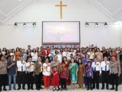 Kapolres Barsel Ibadah Minggu dan Bersilaturahmi di GPdI Bethany Buntok