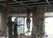 Satgas TMMD dan Warga Talio Gotong Royong Bangun Rumah Bu Rio