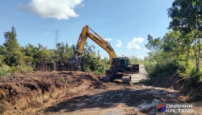 Satgas TMMD Ke-124 Maksimalkan Pembangunan Jalan di Barito Selatan dengan Alat Berat