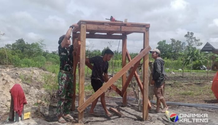 Satgas TMMD Bersama Warga Wungkur Baru Bangun Tandon Air untuk Atasi Krisis Air Bersih