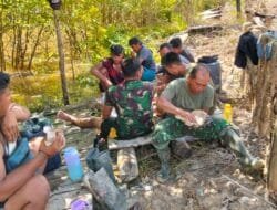 Istirahat Bersama, Satgas TMMD dan Warga Jalin Keakraban di Tengah Pembangunan Jalan