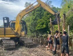 Terik Matahari Tak Halangi Semangat Satgas TMMD Kodim 1012/Btk di Barito Selatan
