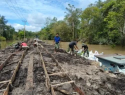 Satgas TMMD dan Warga Desa Talio Pasang Bekisting, Persiapan Cor Jalan