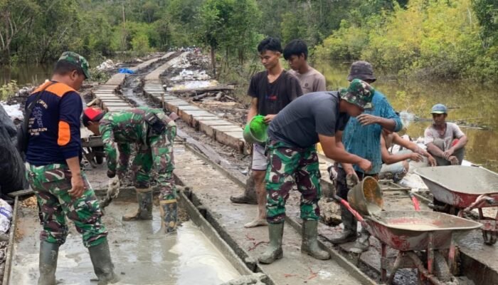 Satgas TMMD dan Warga Gencar Cor Jalan Desa Talio, Wujudkan Akses Lebih Baik