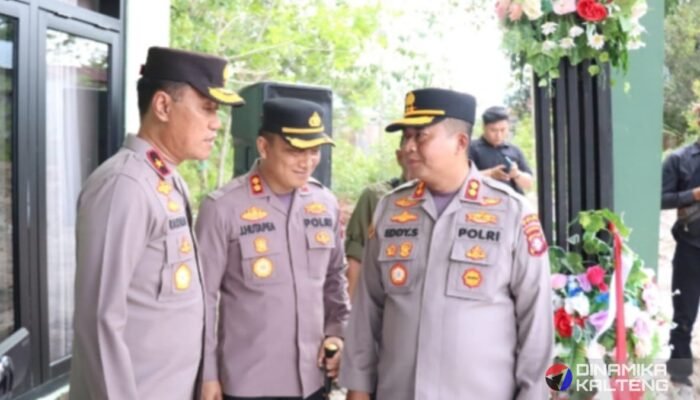 Kapolres Barsel Hadiri Penutupan TMMD ke-124 Bersama Wakasad di Barito Selatan