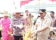 Kapolres Barsel Panen Raya Jagung di Kecamatan Gunung Bintang Awai