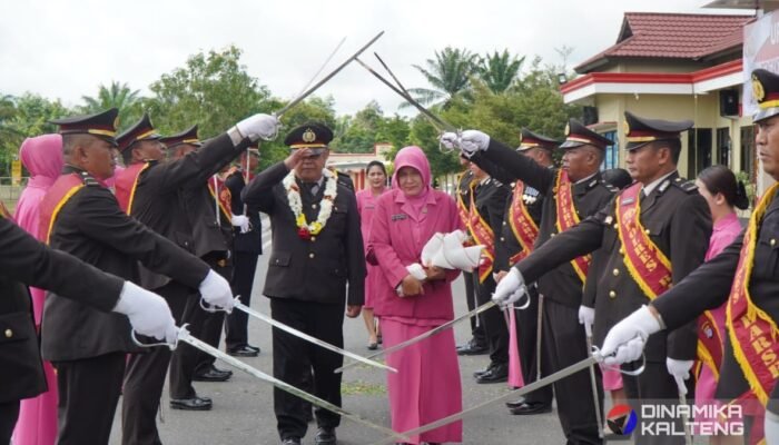 Kapolres Barsel Pimpin Upacara Purna Tugas AKP Sarip Hidayat dan AKP Driyono