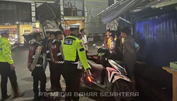 Patroli Malam KRYD Polres Barsel Temukan Remaja Pesta Miras di Stadion Batuah