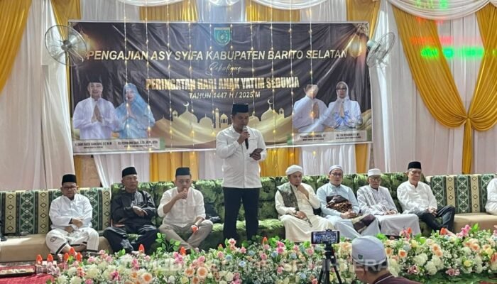 Asisten III Setda Barsel Hadiri Peringatan Hari Anak Yatim Se Dunia di Masjid Almunawarah
