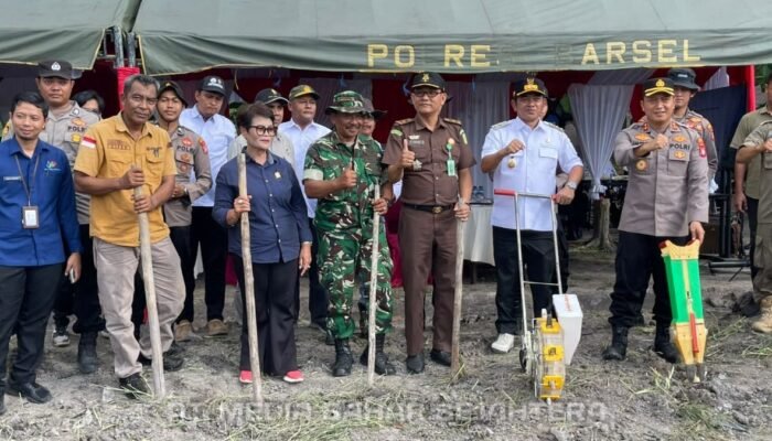 Wabup Khristianto Tanam Jagung Serentak di Barito Selatan, Dukung Ketahanan Pangan Nasional