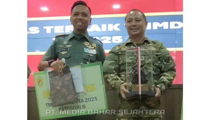 Bupati Barsel Terima Penghargaan Kepala Daerah Terbaik dari KSAD TNI Berkat Dukungan Program TMMD