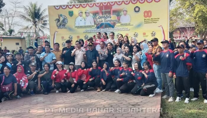 Wabup Khristianto Yudha Buka Lomba Tarik Tambang Meriahkan HUT RI ke-80 dan Hari Jadi Barsel ke-66