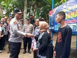 Kapolda Kalteng Serahkan Bantuan Bedah Rumah untuk Warga Buntok Seberang