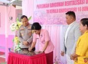 Kapolres Barsel Dampingi Ketua Bhayangkari Barsel Resmikan TK Kemala Bhayangkari 16 Buntok