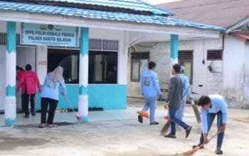 Dukung Gerakan ASRI, Kapolres Barsel Bersama Personil Dan Relawan Bersihkan Dapur SPPG