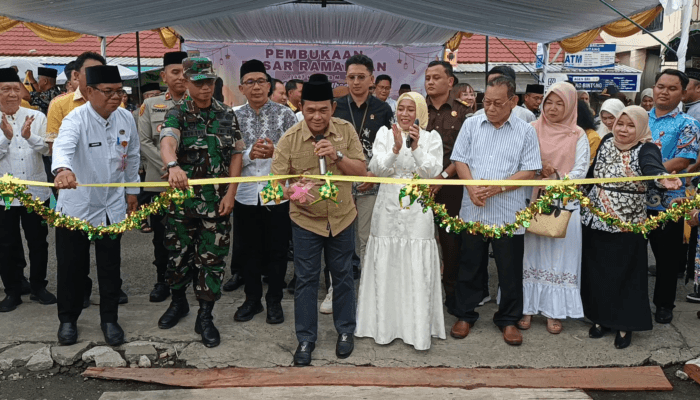 Wabup Barito Selatan Resmi Buka Pasar Ramadhan 1447 H di Plaza Beringin Buntok