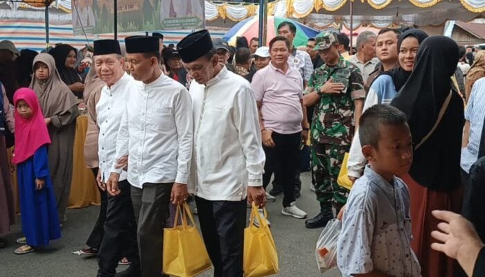 Ketua Komisi III DPRD Barsel Imbau Pedagang Jaga Kebersihan di Pasar Ramadan Plaza Beringin