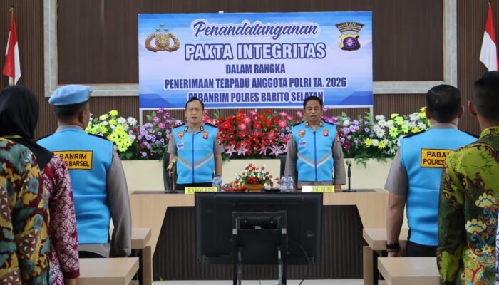 Tandatangani Pakta Integritas Penerimaan Polri, Kapolres Barsel Ingatkan Casis Percaya Kemampuan Sendiri
