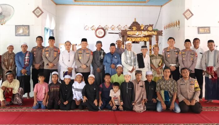 Silaturahmi Kamtibmas, Kapolres Barsel Gelar Jumat Curhat Bersama Jemaah Masjid Kuba Danau Ganting