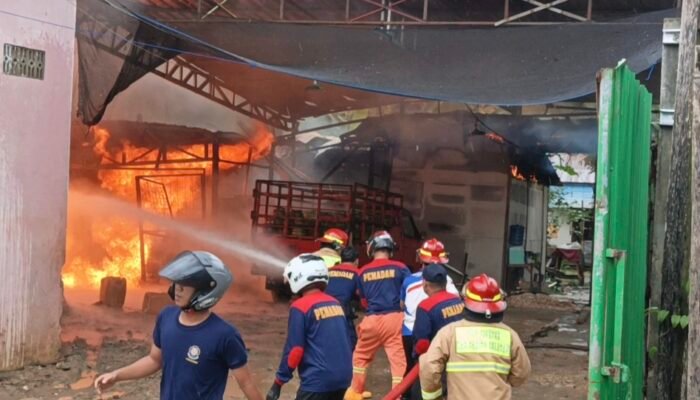 Gudang LPG di Jl Kaladan, Buntok Terbakar, Api Merembet ke Rumah Pensiunan PNS