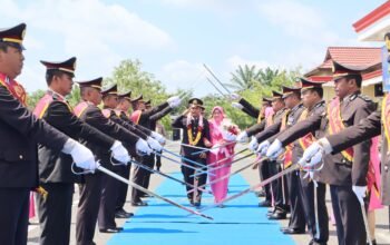Upacara Pedang Pora  Warnai Pelepasan Tiga Perwira Polres Barito Selatan Masuki Masa Pensiun