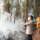 Polres Barsel Gerak Cepat Padamkan Karhutla di Bantai Bambure, 12 Hektare Lahan Terbakar