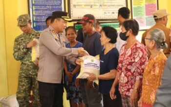 Kapolres Barsel Tegaskan Larangan Bakar Lahan Saat Salurkan Bantuan Pangan