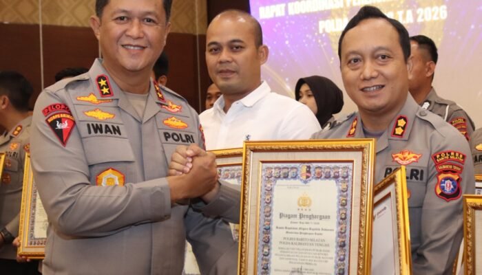 Kapolda Kalteng Apresiasi Kinerja Pelayanan Publik Polres Barsel, Tiga Penghargaan Diserahkan