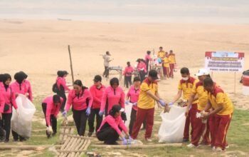 Polres Barsel Bergerak, Pantai Gosong Dibersihkan Dukung Gerakan Indonesia ASRI